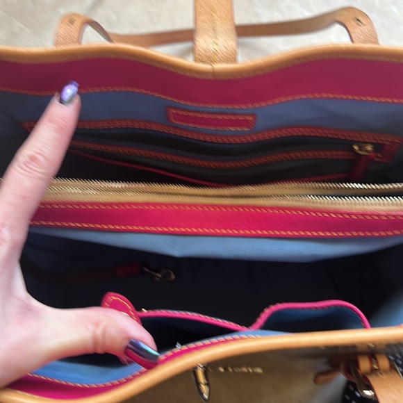 Dooney & Bourke large patent chocolate Bag. - Picture 6 of 14